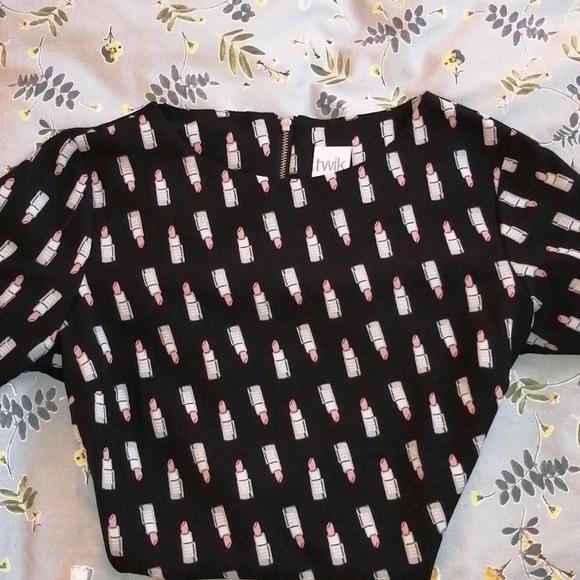 twik Tops - Twik top size small